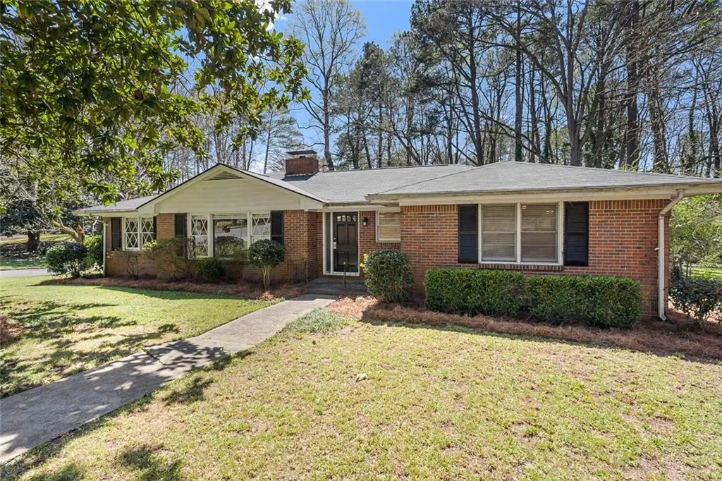 645 Pauley Place, Sandy Springs, Georgia 30328, 3 Bedrooms Bedrooms, ,2 BathroomsBathrooms,Residential,Sold,645 Pauley Place,7020201