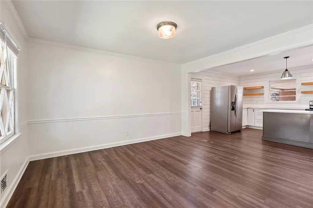 645 Pauley Place, Sandy Springs, Georgia 30328, 3 Bedrooms Bedrooms, ,2 BathroomsBathrooms,Residential,Sold,645 Pauley Place,7020201