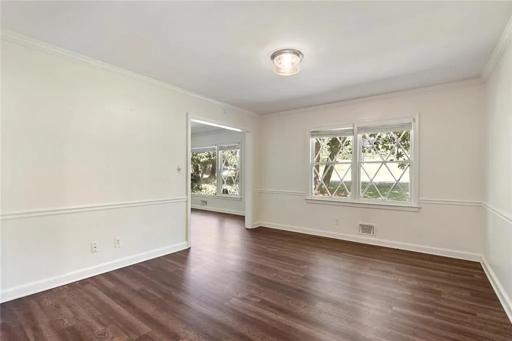 645 Pauley Place, Sandy Springs, Georgia 30328, 3 Bedrooms Bedrooms, ,2 BathroomsBathrooms,Residential,Sold,645 Pauley Place,7020201