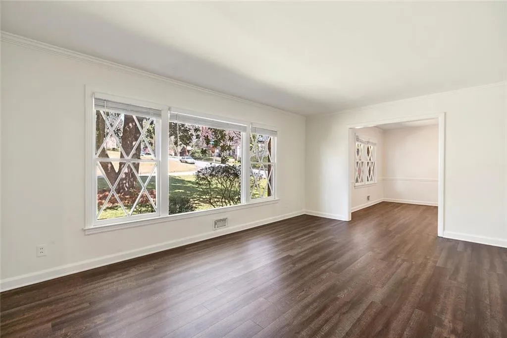 645 Pauley Place, Sandy Springs, Georgia 30328, 3 Bedrooms Bedrooms, ,2 BathroomsBathrooms,Residential,Sold,645 Pauley Place,7020201