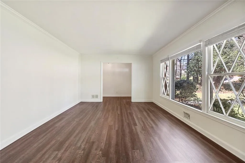 645 Pauley Place, Sandy Springs, Georgia 30328, 3 Bedrooms Bedrooms, ,2 BathroomsBathrooms,Residential,Sold,645 Pauley Place,7020201