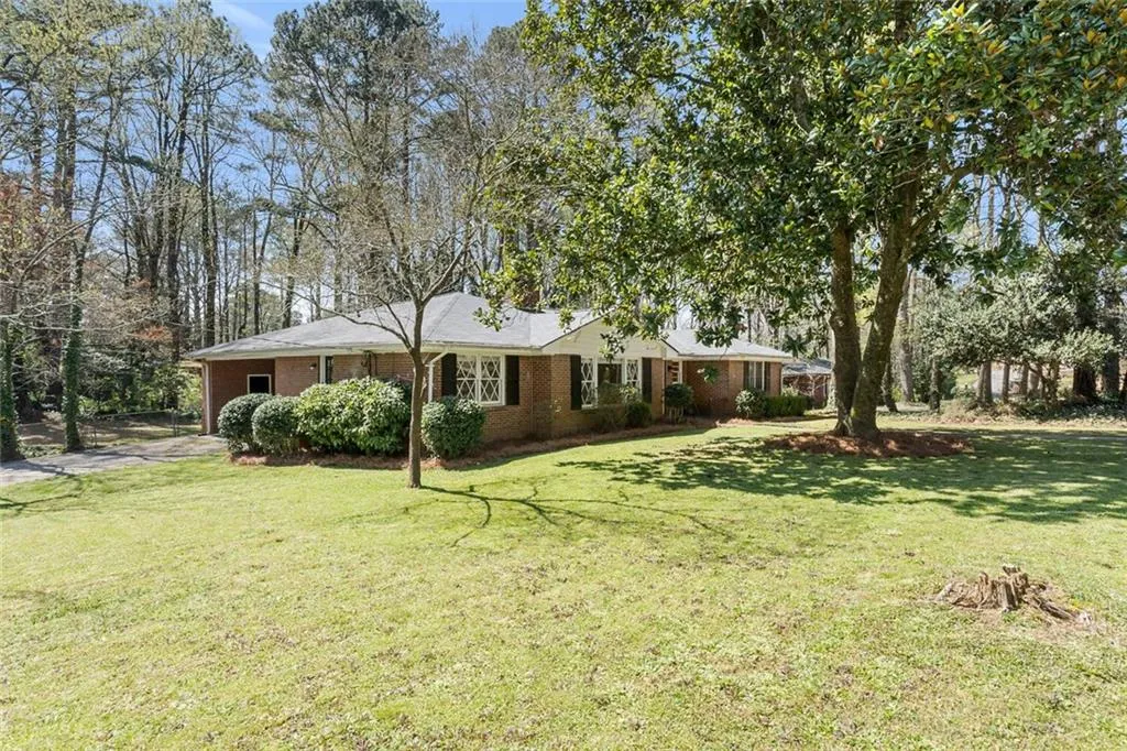 645 Pauley Place, Sandy Springs, Georgia 30328, 3 Bedrooms Bedrooms, ,2 BathroomsBathrooms,Residential,Sold,645 Pauley Place,7020201