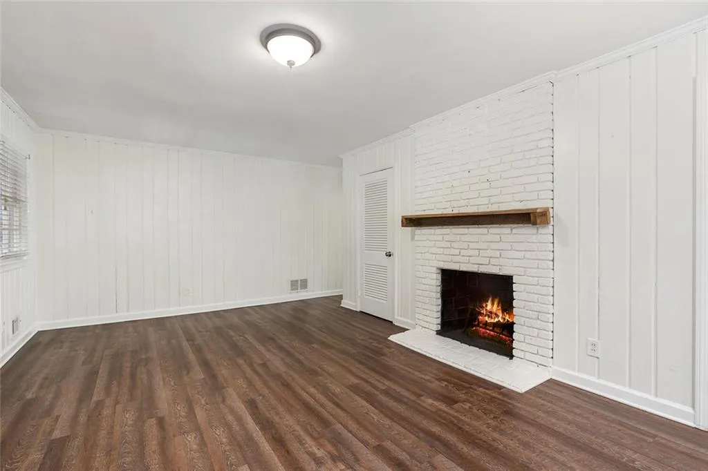 645 Pauley Place, Sandy Springs, Georgia 30328, 3 Bedrooms Bedrooms, ,2 BathroomsBathrooms,Residential,Sold,645 Pauley Place,7020201