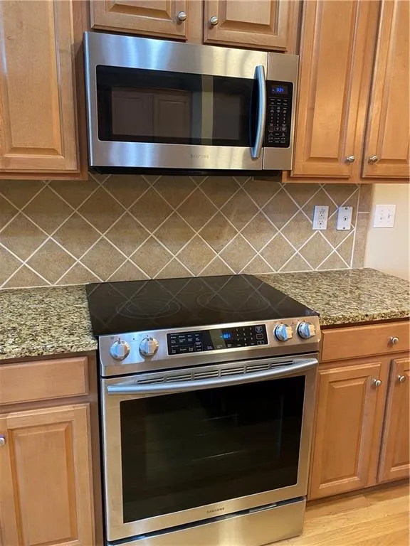 7826 Welsford Point, Sandy Springs, Georgia 30350, 3 Bedrooms Bedrooms, ,3 BathroomsBathrooms,Residential,Sold,7826 Welsford Point,6932277