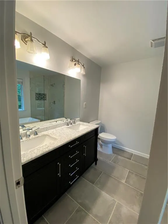 7826 Welsford Point, Sandy Springs, Georgia 30350, 3 Bedrooms Bedrooms, ,3 BathroomsBathrooms,Residential,Sold,7826 Welsford Point,6932277