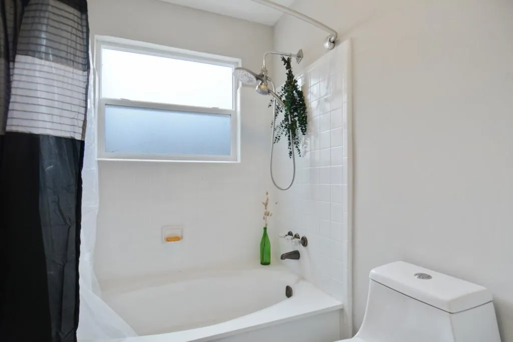 88 Dunwoody Springs Drive, Sandy Springs, Georgia 30328, 2 Bedrooms Bedrooms, ,2 BathroomsBathrooms,Residential,Sold,88 Dunwoody Springs Drive,6830791