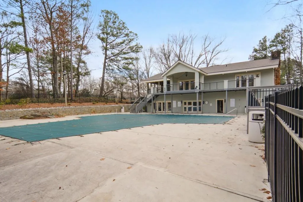 88 Dunwoody Springs Drive, Sandy Springs, Georgia 30328, 2 Bedrooms Bedrooms, ,2 BathroomsBathrooms,Residential,Sold,88 Dunwoody Springs Drive,6830791