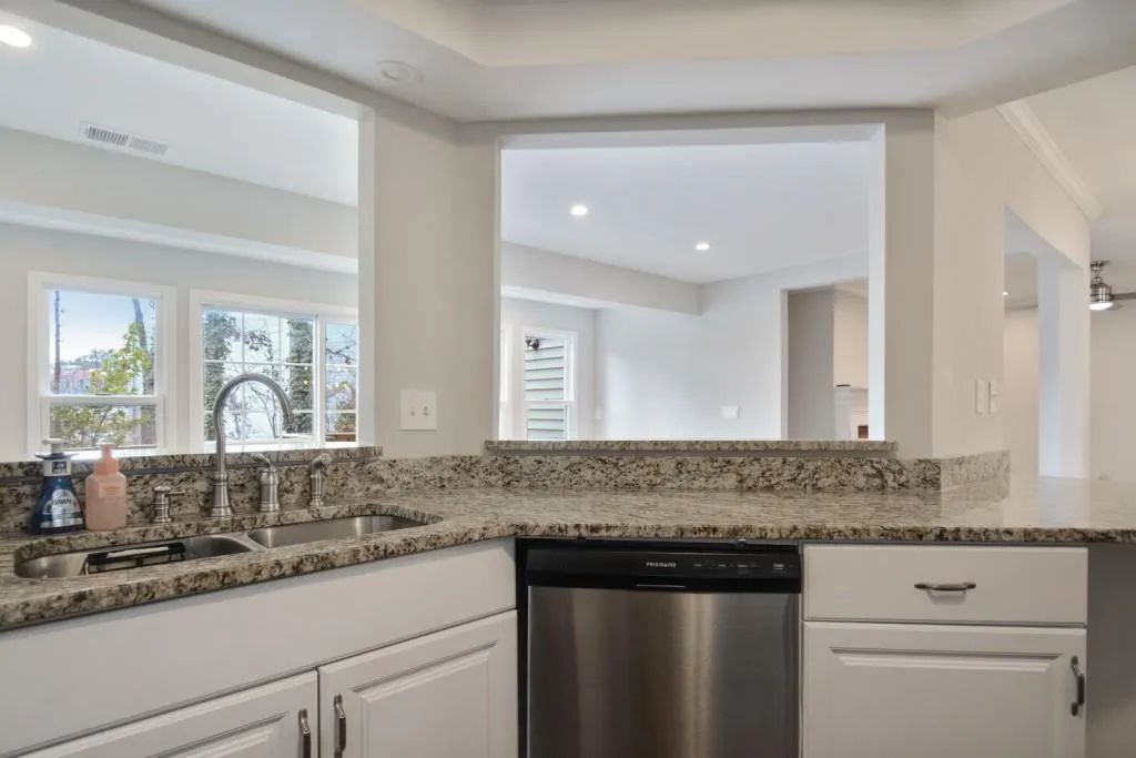 88 Dunwoody Springs Drive, Sandy Springs, Georgia 30328, 2 Bedrooms Bedrooms, ,2 BathroomsBathrooms,Residential,Sold,88 Dunwoody Springs Drive,6830791