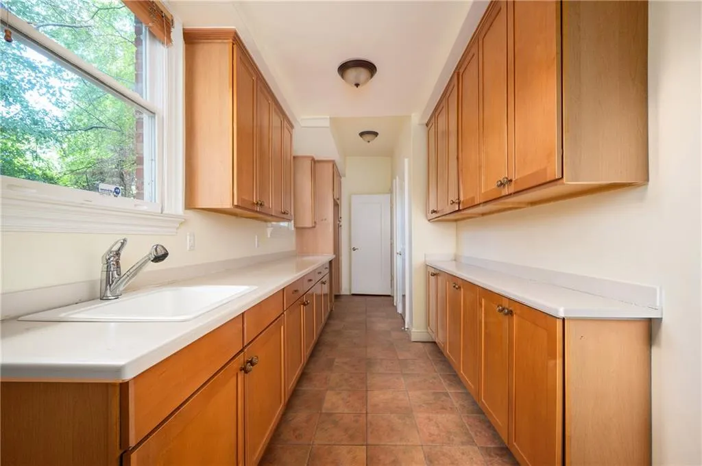 Mudroom accessible from stepless entry garage