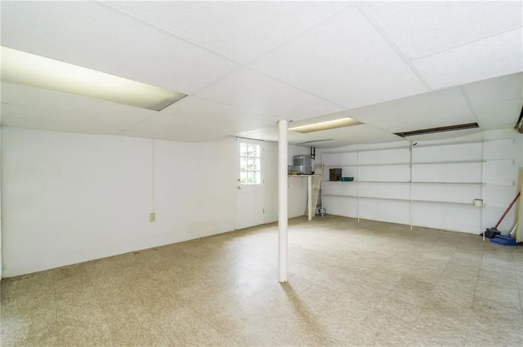 680 Carriage Drive, Sandy Springs, Georgia 30328, 3 Bedrooms Bedrooms, ,2 BathroomsBathrooms,Residential,Sold,680 Carriage Drive,6906377