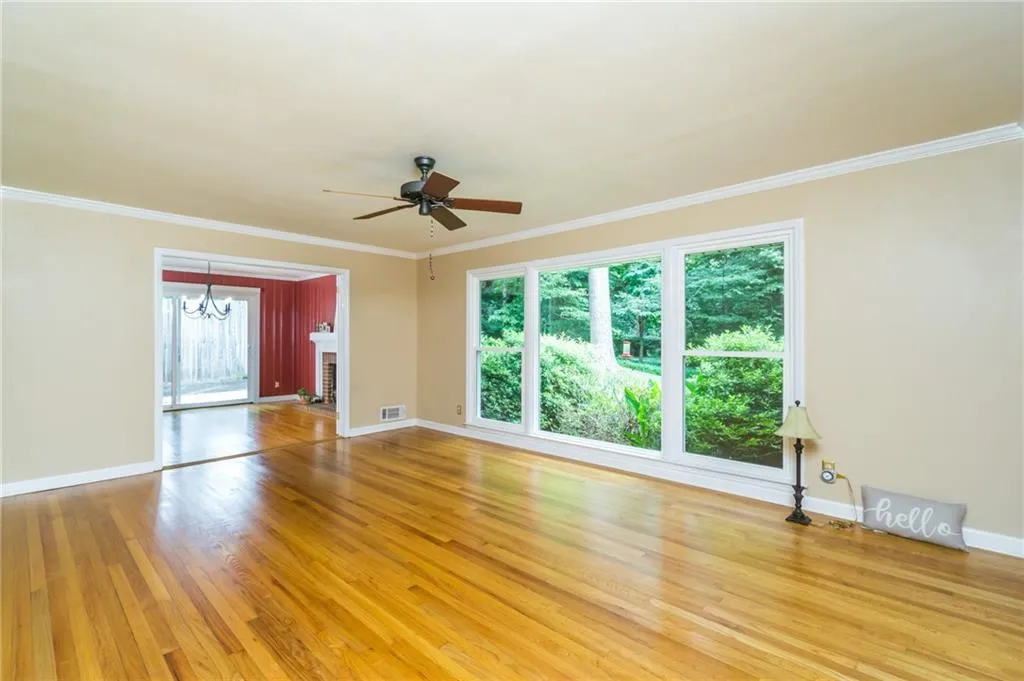 680 Carriage Drive, Sandy Springs, Georgia 30328, 3 Bedrooms Bedrooms, ,2 BathroomsBathrooms,Residential,Sold,680 Carriage Drive,6906377