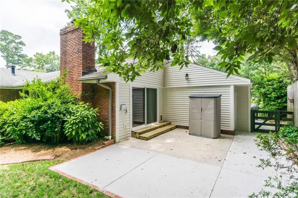 680 Carriage Drive, Sandy Springs, Georgia 30328, 3 Bedrooms Bedrooms, ,2 BathroomsBathrooms,Residential,Sold,680 Carriage Drive,6906377