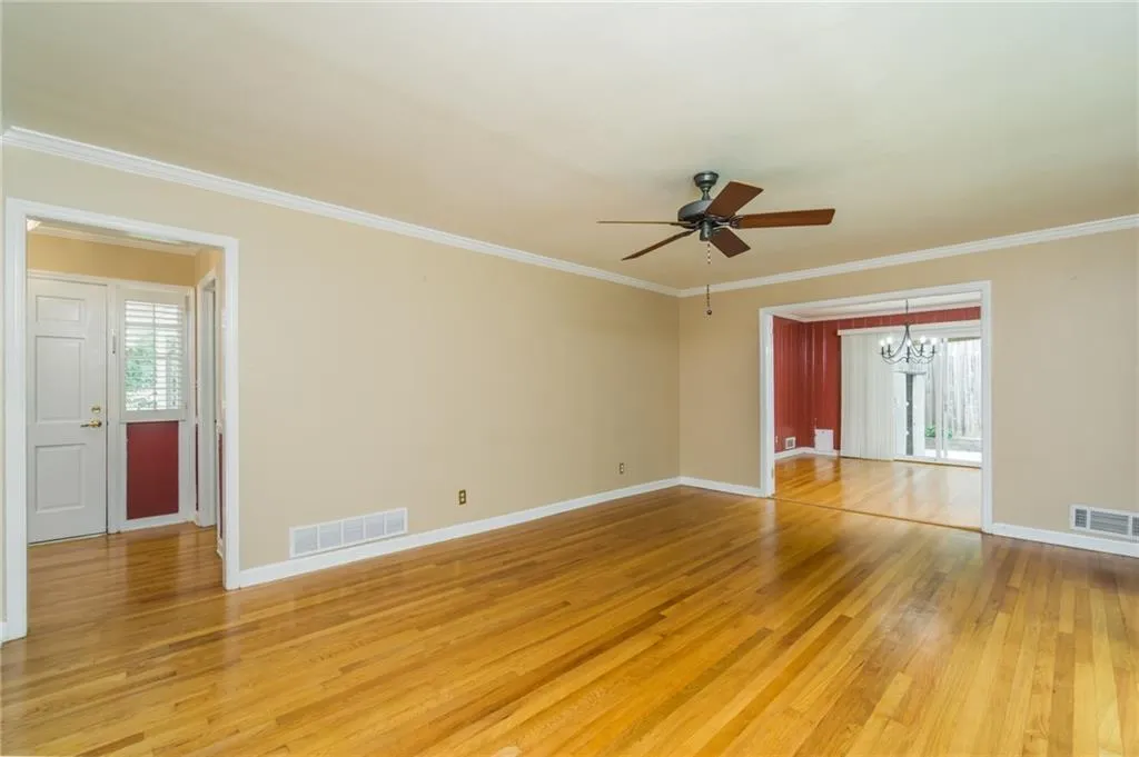 680 Carriage Drive, Sandy Springs, Georgia 30328, 3 Bedrooms Bedrooms, ,2 BathroomsBathrooms,Residential,Sold,680 Carriage Drive,6906377