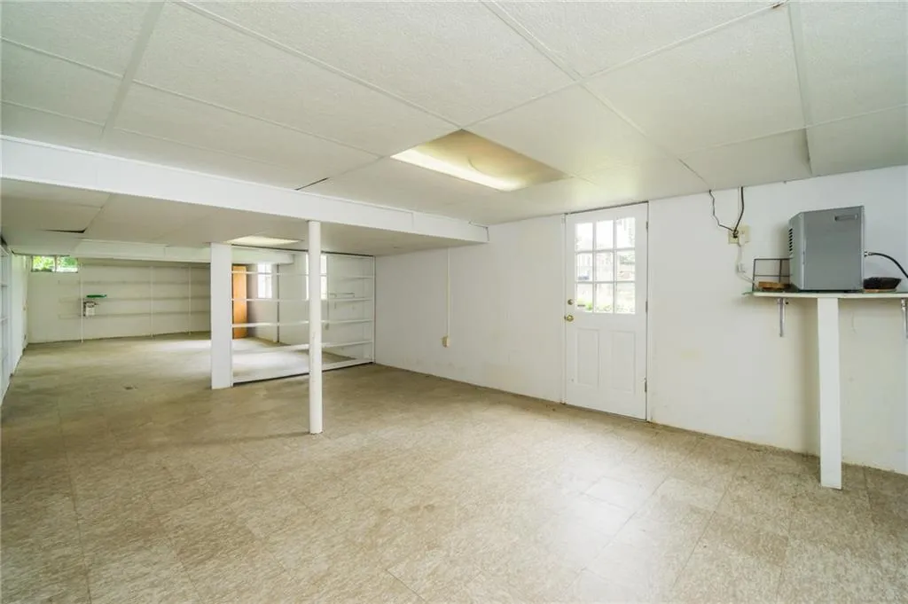 680 Carriage Drive, Sandy Springs, Georgia 30328, 3 Bedrooms Bedrooms, ,2 BathroomsBathrooms,Residential,Sold,680 Carriage Drive,6906377