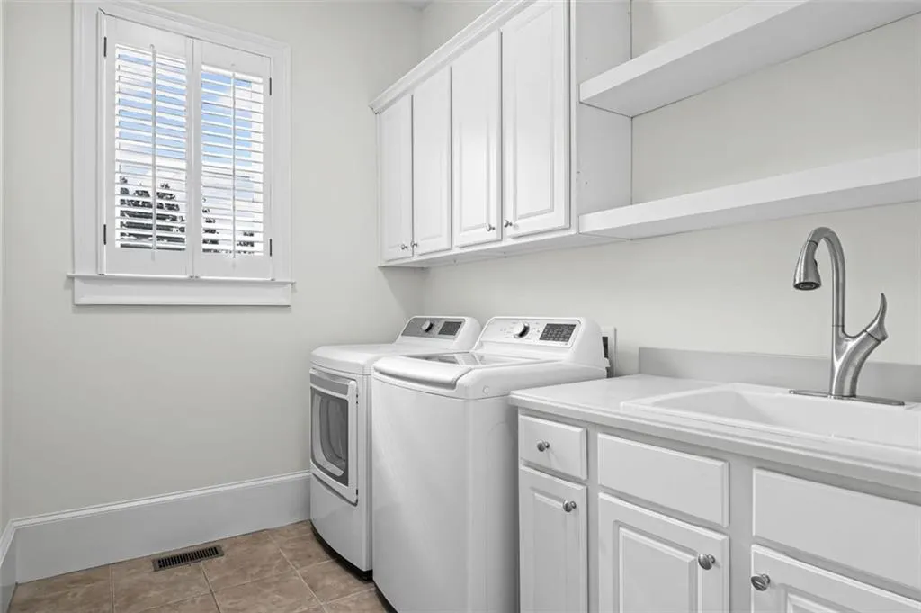 1735 High Trail, Atlanta, Georgia 30339, 6 Bedrooms Bedrooms, ,7 BathroomsBathrooms,Residential,For Sale,1735 High Trail,7670702