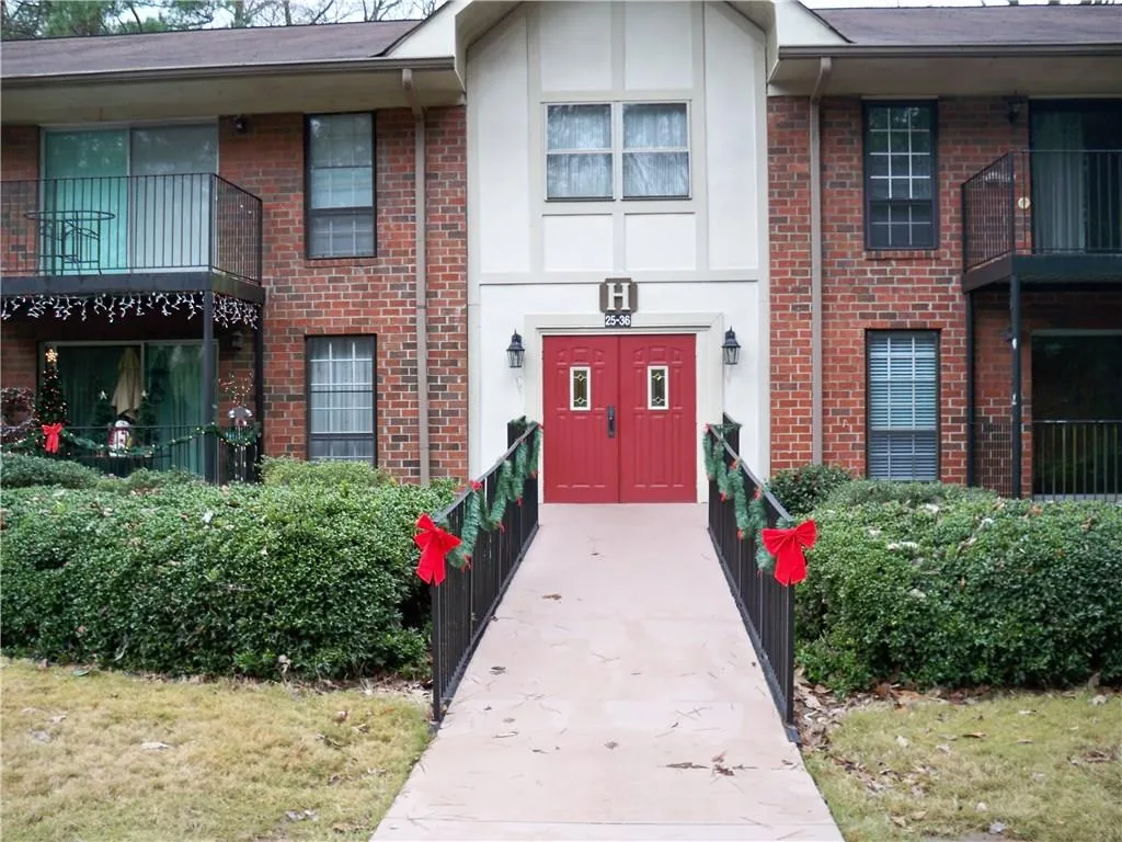 6851 Roswell Road Unit H-32, Atlanta, Georgia 30328, 2 Bedrooms Bedrooms, ,2 BathroomsBathrooms,Residential,Sold,6851 Roswell Road Unit H-32,5632144