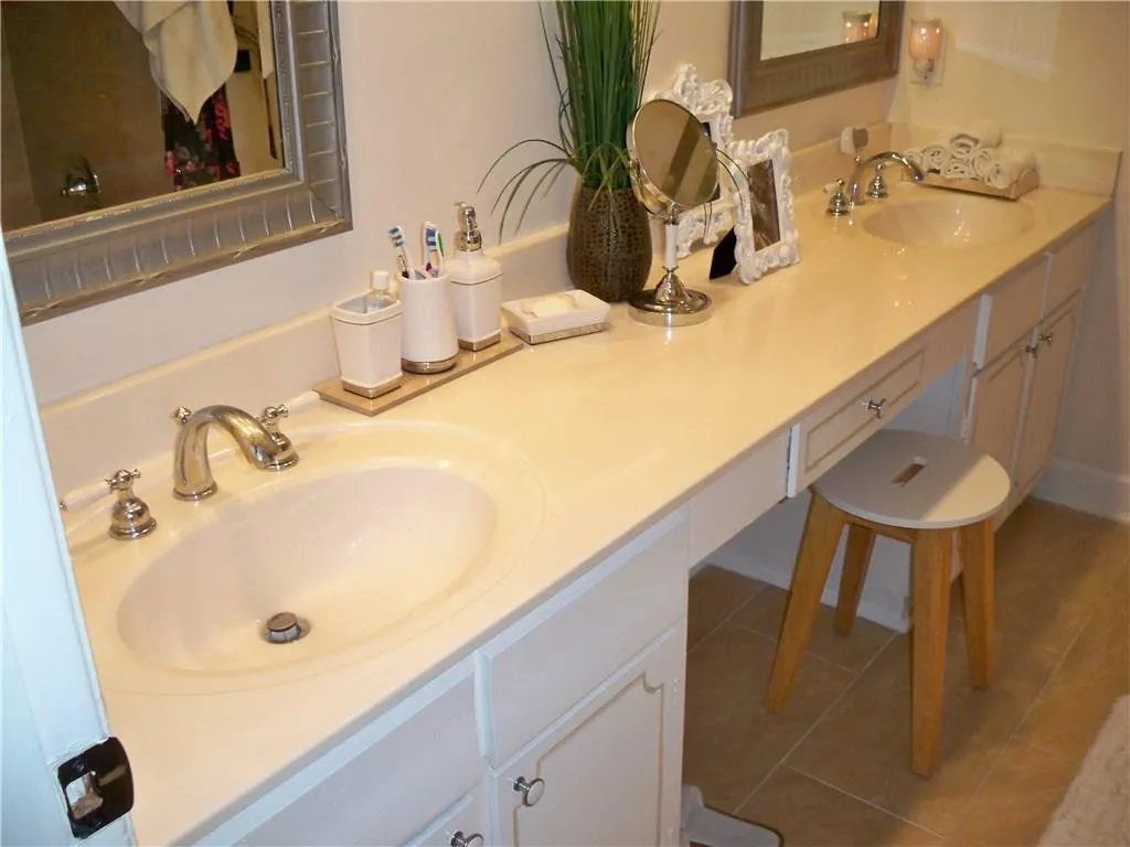 6851 Roswell Road Unit H-32, Atlanta, Georgia 30328, 2 Bedrooms Bedrooms, ,2 BathroomsBathrooms,Residential,Sold,6851 Roswell Road Unit H-32,5632144