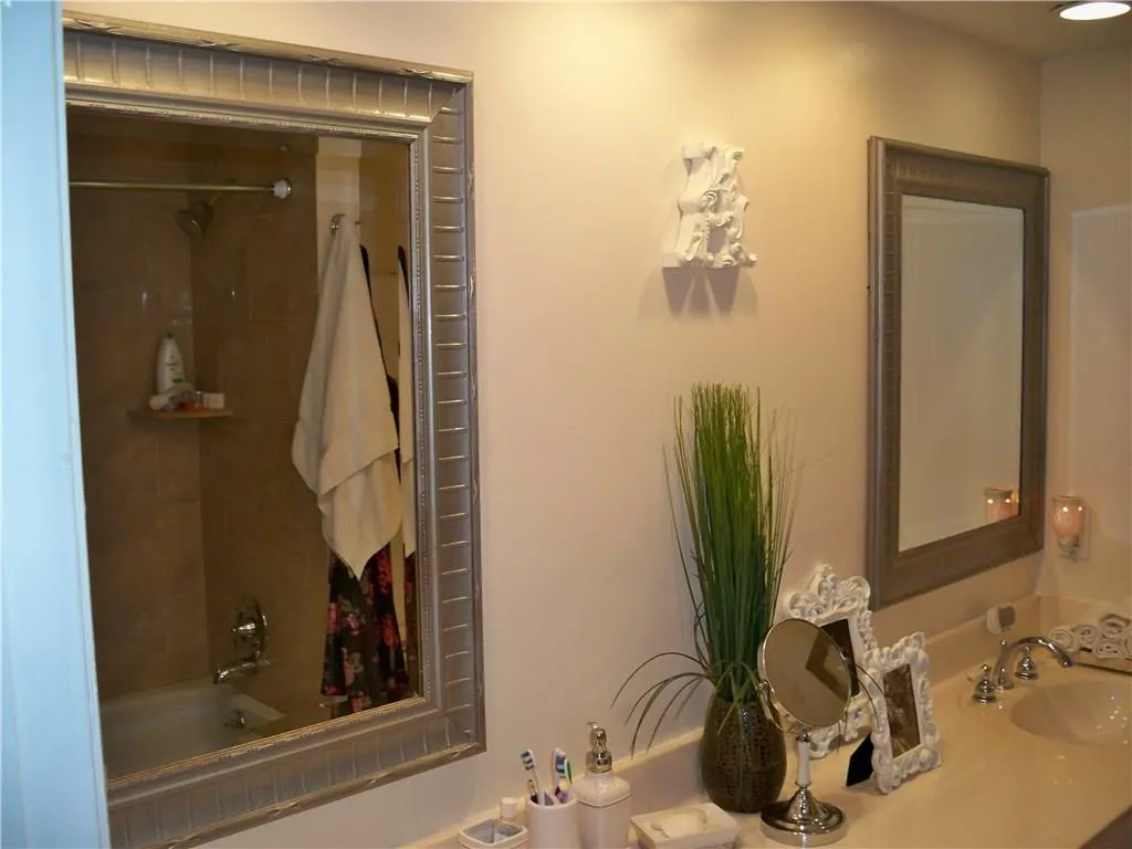 6851 Roswell Road Unit H-32, Atlanta, Georgia 30328, 2 Bedrooms Bedrooms, ,2 BathroomsBathrooms,Residential,Sold,6851 Roswell Road Unit H-32,5632144