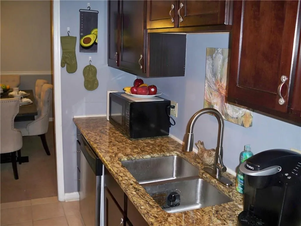 6851 Roswell Road Unit H-32, Atlanta, Georgia 30328, 2 Bedrooms Bedrooms, ,2 BathroomsBathrooms,Residential,Sold,6851 Roswell Road Unit H-32,5632144