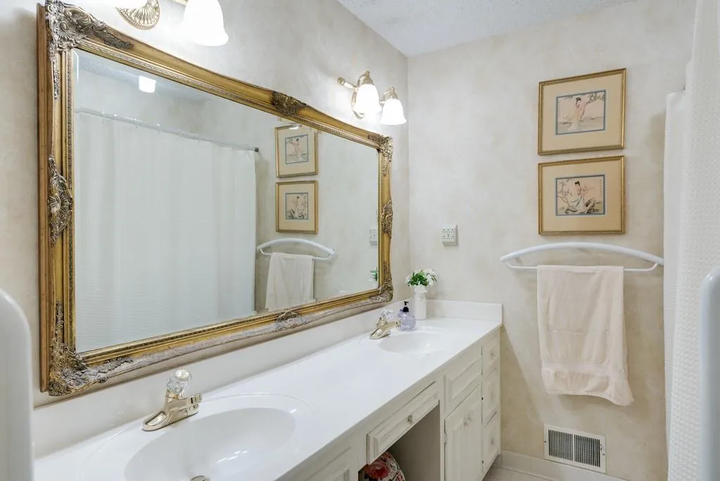 4700 High Point Road, Sandy Springs, Georgia 30342, 5 Bedrooms Bedrooms, ,4 BathroomsBathrooms,Residential,Sold,4700 High Point Road,6566558