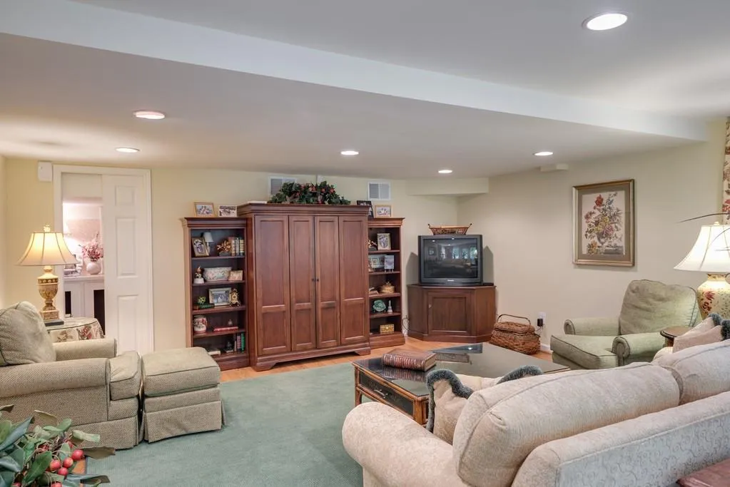 4700 High Point Road, Sandy Springs, Georgia 30342, 5 Bedrooms Bedrooms, ,4 BathroomsBathrooms,Residential,Sold,4700 High Point Road,6566558