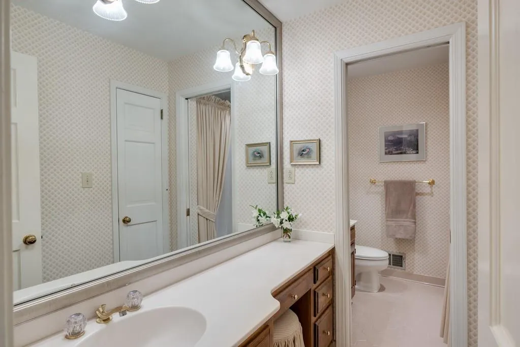 4700 High Point Road, Sandy Springs, Georgia 30342, 5 Bedrooms Bedrooms, ,4 BathroomsBathrooms,Residential,Sold,4700 High Point Road,6566558