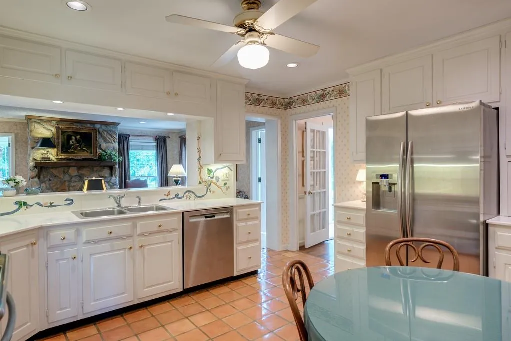4700 High Point Road, Sandy Springs, Georgia 30342, 5 Bedrooms Bedrooms, ,4 BathroomsBathrooms,Residential,Sold,4700 High Point Road,6566558