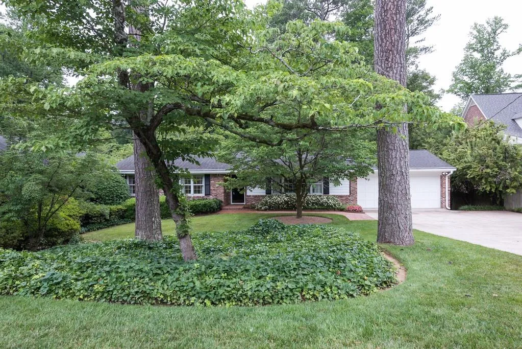 4700 High Point Road, Sandy Springs, Georgia 30342, 5 Bedrooms Bedrooms, ,4 BathroomsBathrooms,Residential,Sold,4700 High Point Road,6566558