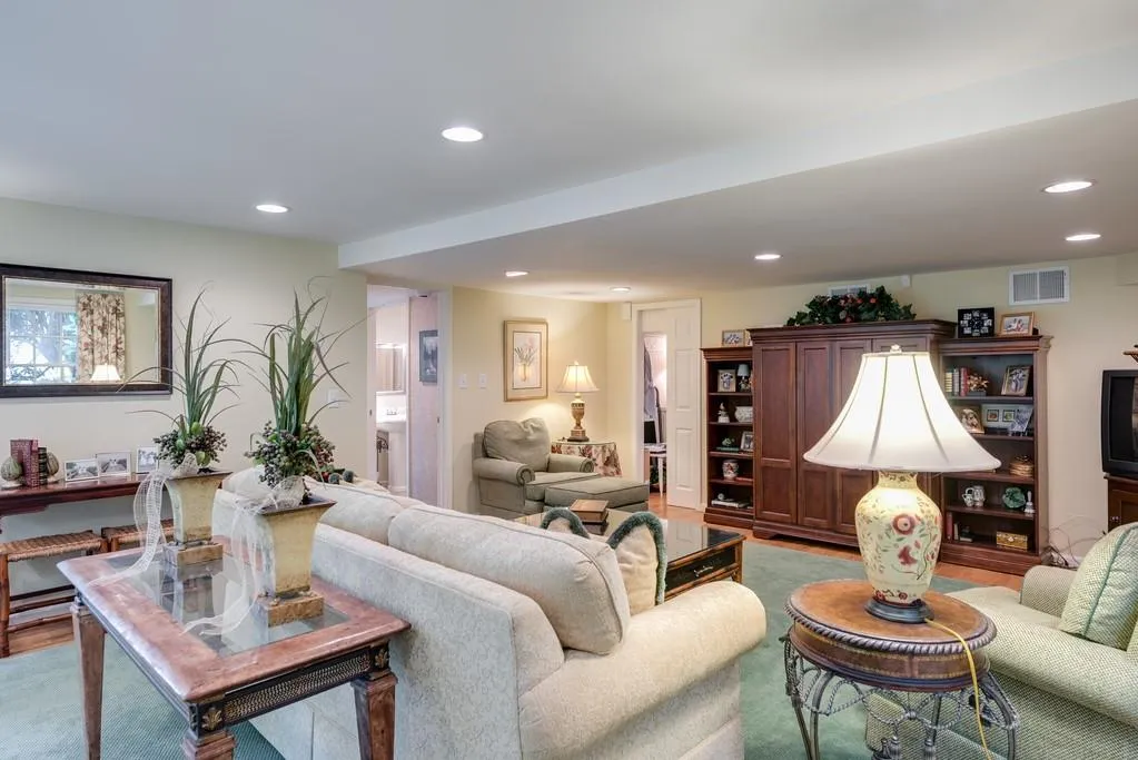 4700 High Point Road, Sandy Springs, Georgia 30342, 5 Bedrooms Bedrooms, ,4 BathroomsBathrooms,Residential,Sold,4700 High Point Road,6566558