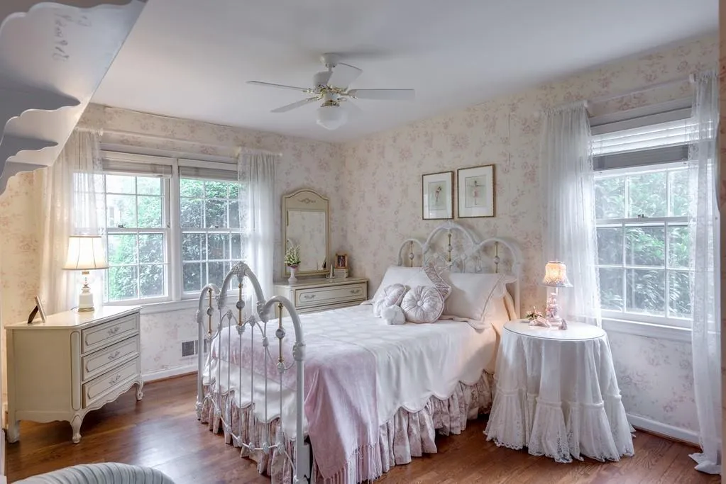4700 High Point Road, Sandy Springs, Georgia 30342, 5 Bedrooms Bedrooms, ,4 BathroomsBathrooms,Residential,Sold,4700 High Point Road,6566558