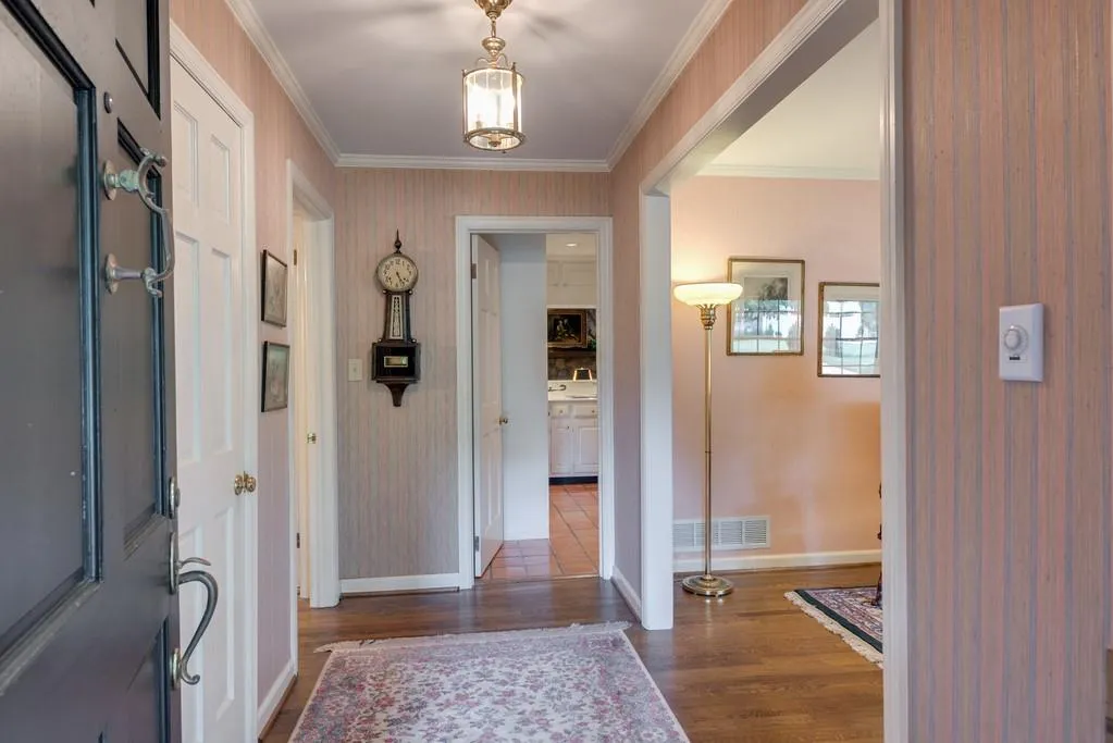 4700 High Point Road, Sandy Springs, Georgia 30342, 5 Bedrooms Bedrooms, ,4 BathroomsBathrooms,Residential,Sold,4700 High Point Road,6566558