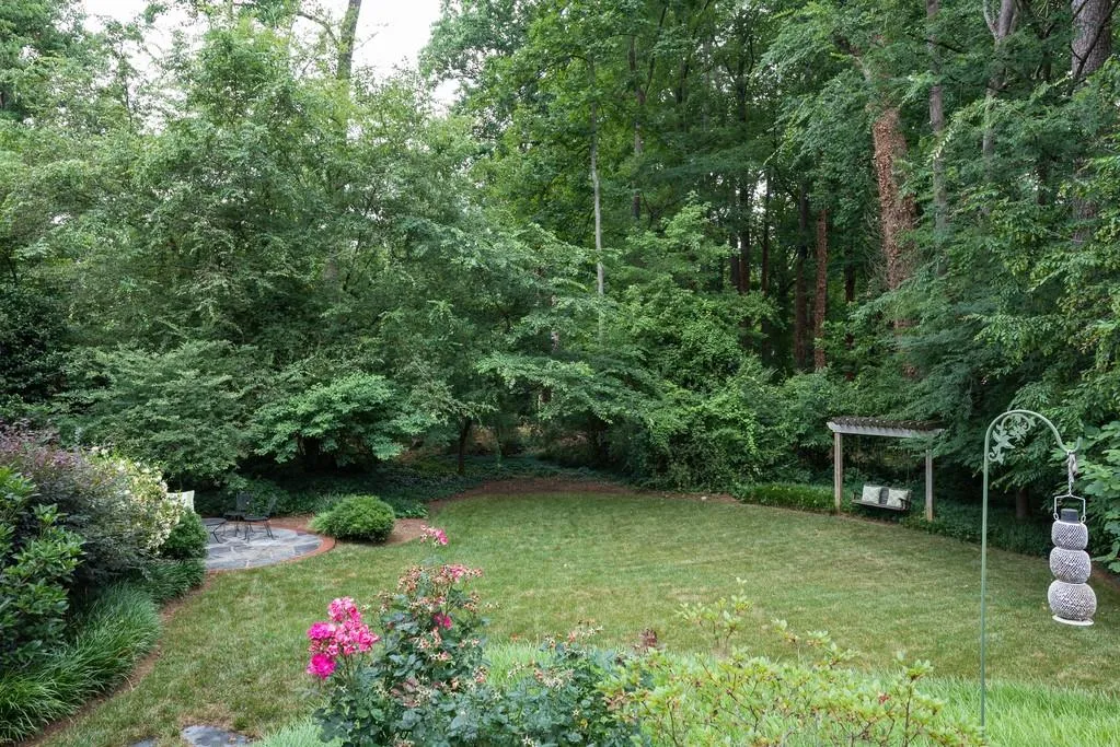 4700 High Point Road, Sandy Springs, Georgia 30342, 5 Bedrooms Bedrooms, ,4 BathroomsBathrooms,Residential,Sold,4700 High Point Road,6566558