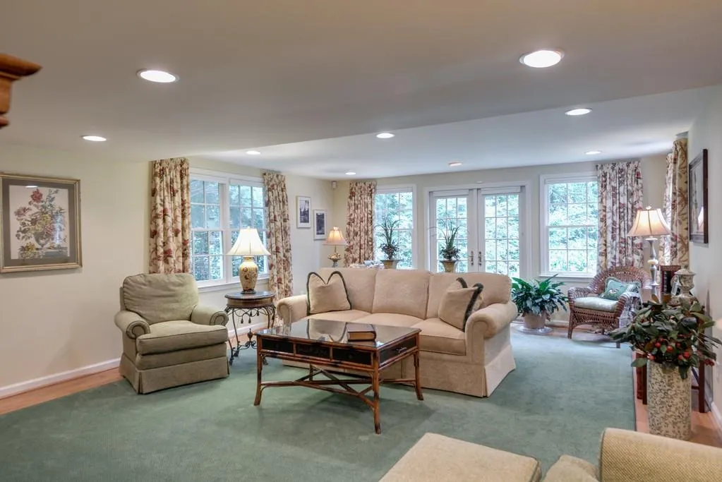 4700 High Point Road, Sandy Springs, Georgia 30342, 5 Bedrooms Bedrooms, ,4 BathroomsBathrooms,Residential,Sold,4700 High Point Road,6566558
