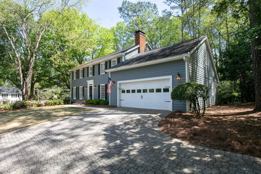 6385 River Overlook Drive, Sandy Springs, Georgia 30328, 5 Bedrooms Bedrooms, ,4 BathroomsBathrooms,Residential,Sold,6385 River Overlook Drive,6537014