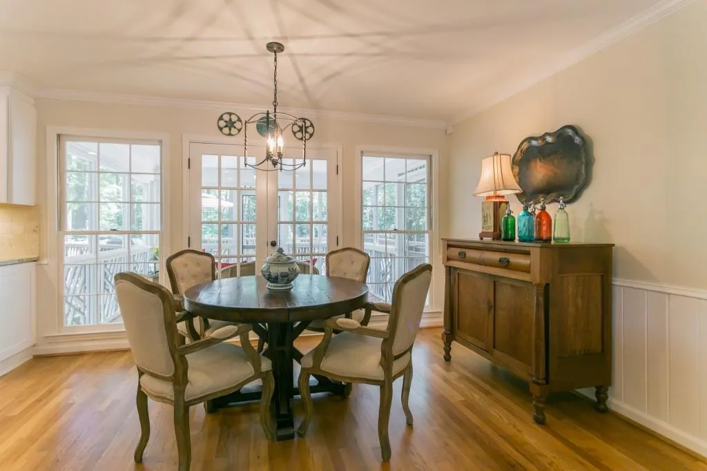 6385 River Overlook Drive, Sandy Springs, Georgia 30328, 5 Bedrooms Bedrooms, ,4 BathroomsBathrooms,Residential,Sold,6385 River Overlook Drive,6537014