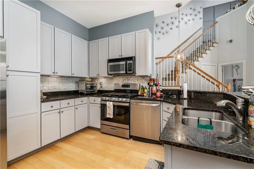 799 Hammond Drive Unit 424, Sandy Springs, Georgia 30328, 2 Bedrooms Bedrooms, ,2 BathroomsBathrooms,Residential,Sold,799 Hammond Drive Unit 424,7019556