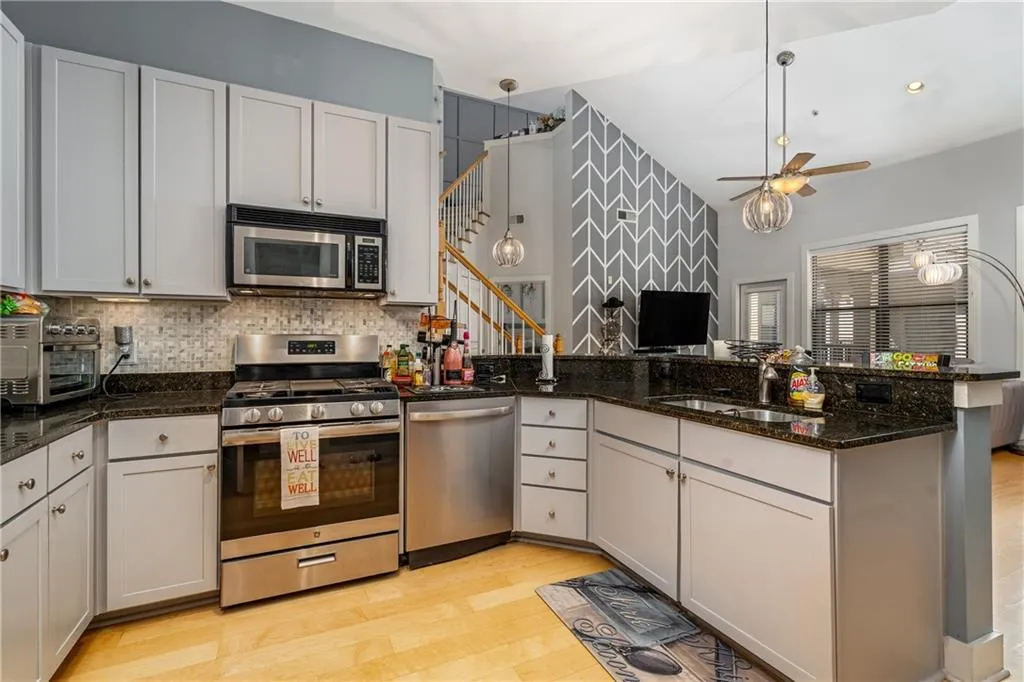 799 Hammond Drive Unit 424, Sandy Springs, Georgia 30328, 2 Bedrooms Bedrooms, ,2 BathroomsBathrooms,Residential,Sold,799 Hammond Drive Unit 424,7019556