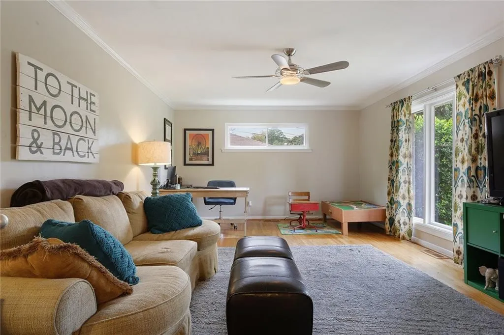 715 Glenforest Road, Atlanta, Georgia 30328, 3 Bedrooms Bedrooms, ,2 BathroomsBathrooms,Residential,Sold,715 Glenforest Road,6091086