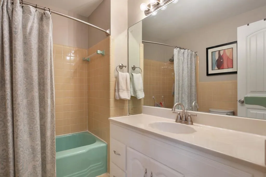 715 Glenforest Road, Atlanta, Georgia 30328, 3 Bedrooms Bedrooms, ,2 BathroomsBathrooms,Residential,Sold,715 Glenforest Road,6091086