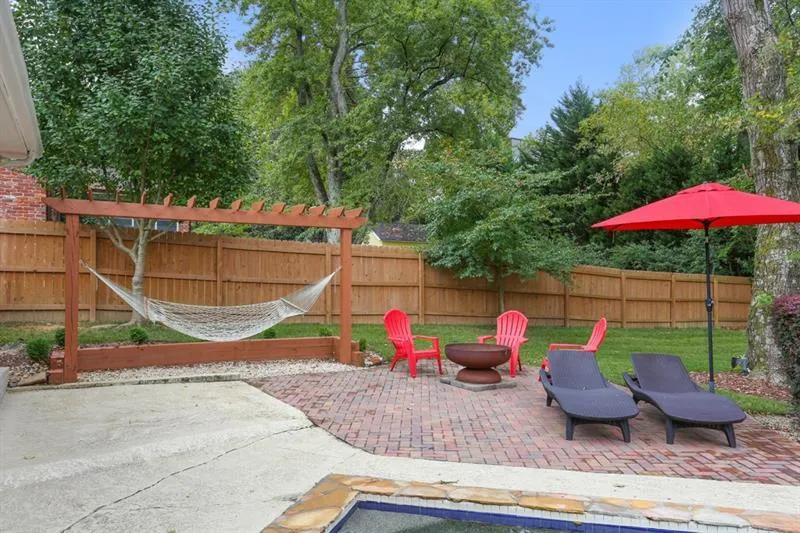 715 Glenforest Road, Atlanta, Georgia 30328, 3 Bedrooms Bedrooms, ,2 BathroomsBathrooms,Residential,Sold,715 Glenforest Road,6091086