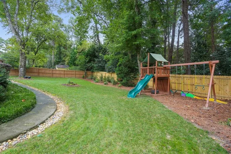 715 Glenforest Road, Atlanta, Georgia 30328, 3 Bedrooms Bedrooms, ,2 BathroomsBathrooms,Residential,Sold,715 Glenforest Road,6091086