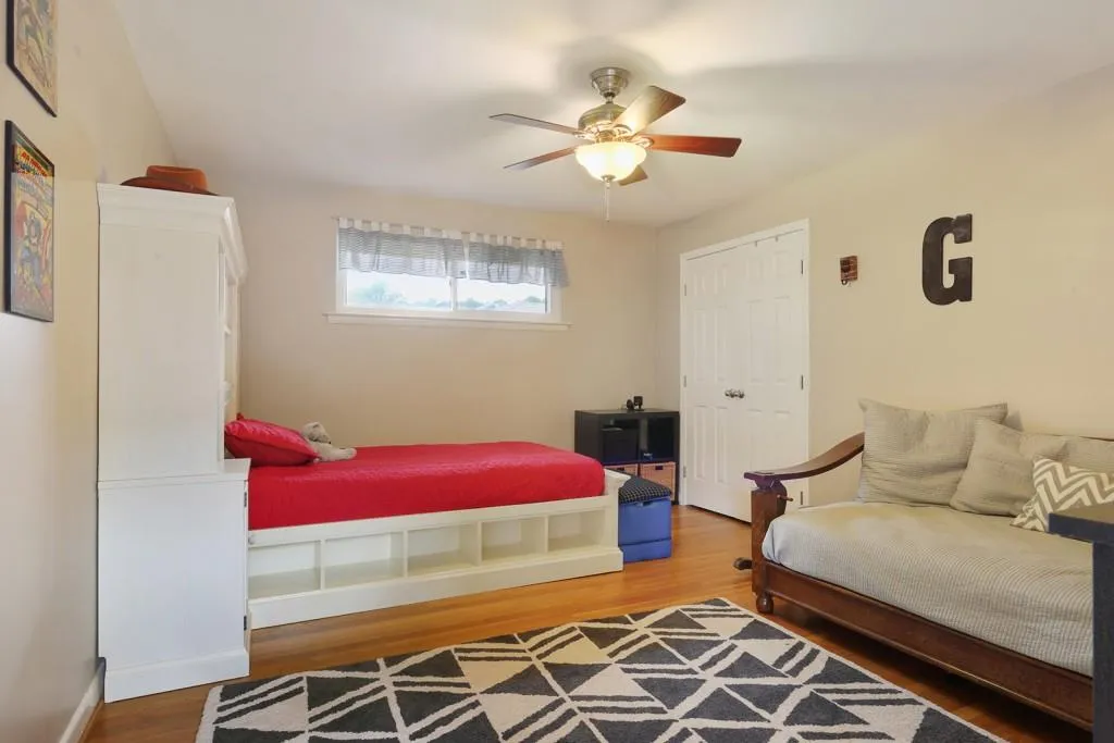 715 Glenforest Road, Atlanta, Georgia 30328, 3 Bedrooms Bedrooms, ,2 BathroomsBathrooms,Residential,Sold,715 Glenforest Road,6091086