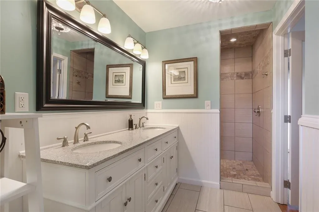715 Glenforest Road, Atlanta, Georgia 30328, 3 Bedrooms Bedrooms, ,2 BathroomsBathrooms,Residential,Sold,715 Glenforest Road,6091086