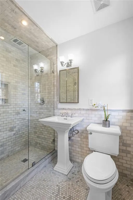 235 Abington Drive, Sandy Springs, Georgia 30328, 4 Bedrooms Bedrooms, ,2 BathroomsBathrooms,Residential,For Sale,235 Abington Drive,7731761