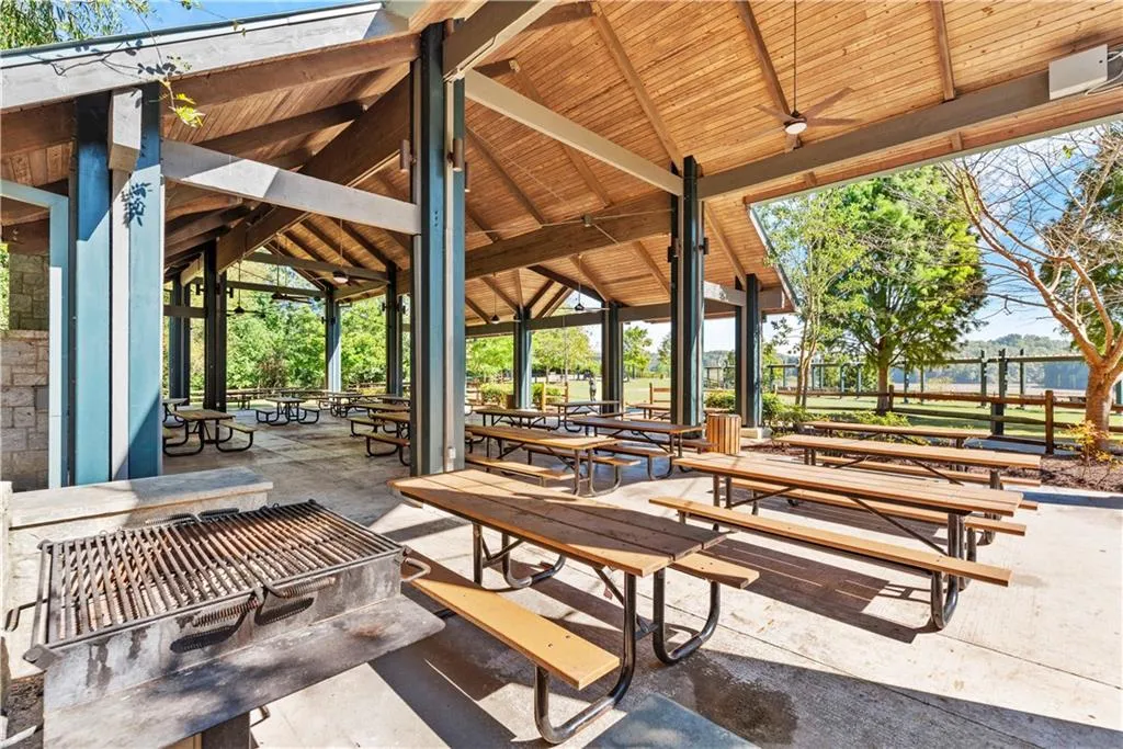 6985 Wycombe Road, Sandy Springs, Georgia 30328, 6 Bedrooms Bedrooms, ,3 BathroomsBathrooms,Residential,Sold,6985 Wycombe Road,6949540