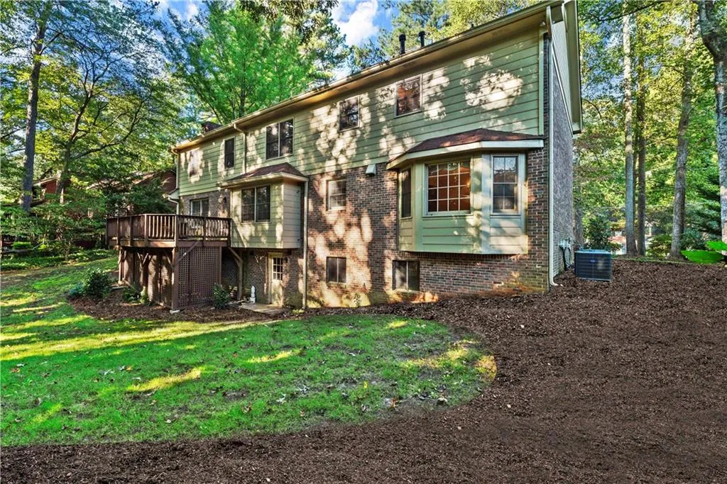 6985 Wycombe Road, Sandy Springs, Georgia 30328, 6 Bedrooms Bedrooms, ,3 BathroomsBathrooms,Residential,Sold,6985 Wycombe Road,6949540