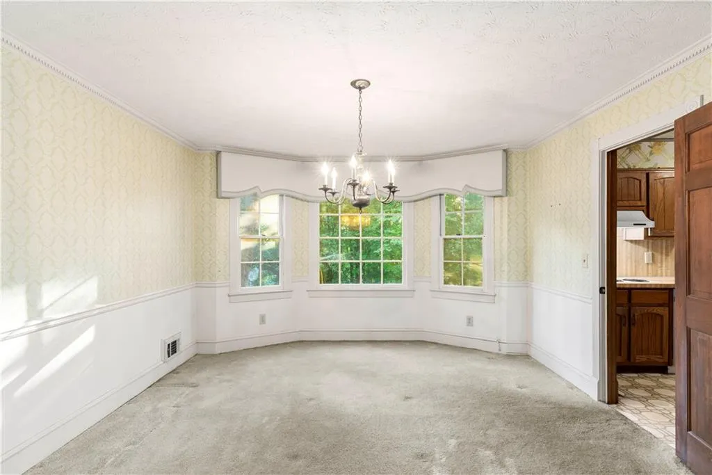 6985 Wycombe Road, Sandy Springs, Georgia 30328, 6 Bedrooms Bedrooms, ,3 BathroomsBathrooms,Residential,Sold,6985 Wycombe Road,6949540