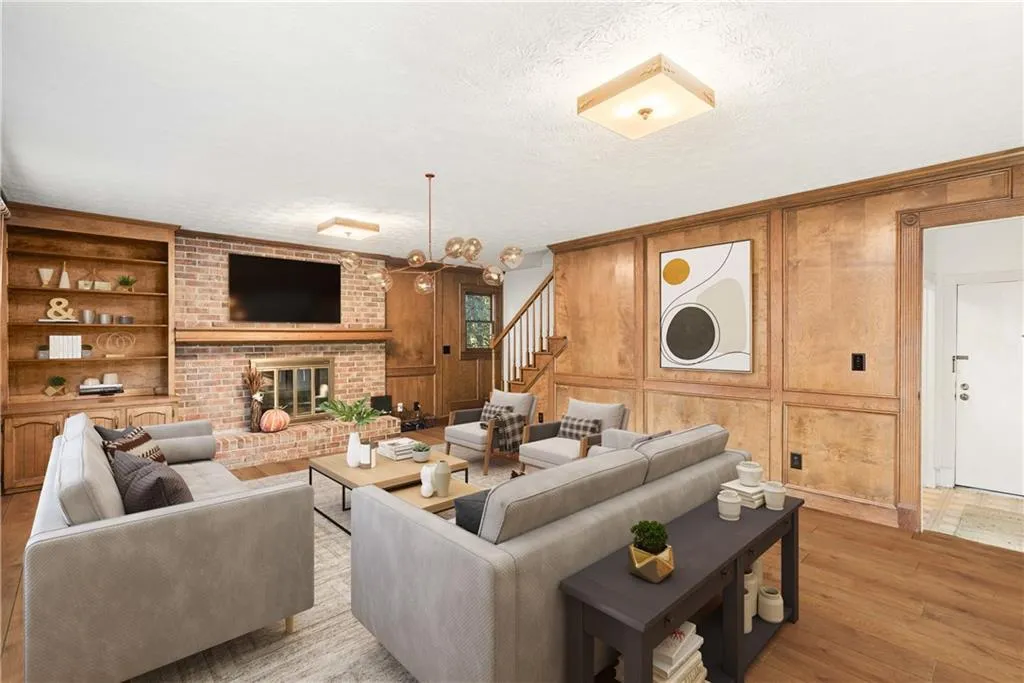 6985 Wycombe Road, Sandy Springs, Georgia 30328, 6 Bedrooms Bedrooms, ,3 BathroomsBathrooms,Residential,Sold,6985 Wycombe Road,6949540