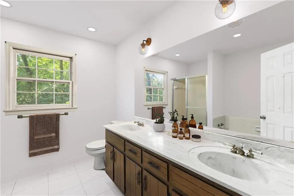 6985 Wycombe Road, Sandy Springs, Georgia 30328, 6 Bedrooms Bedrooms, ,3 BathroomsBathrooms,Residential,Sold,6985 Wycombe Road,6949540