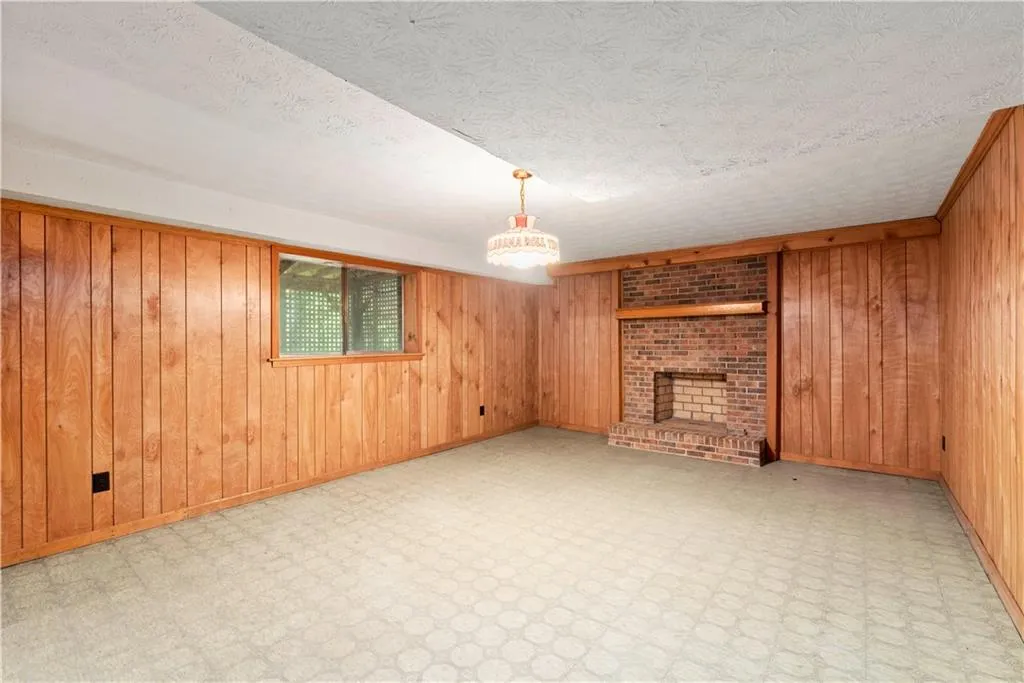 6985 Wycombe Road, Sandy Springs, Georgia 30328, 6 Bedrooms Bedrooms, ,3 BathroomsBathrooms,Residential,Sold,6985 Wycombe Road,6949540